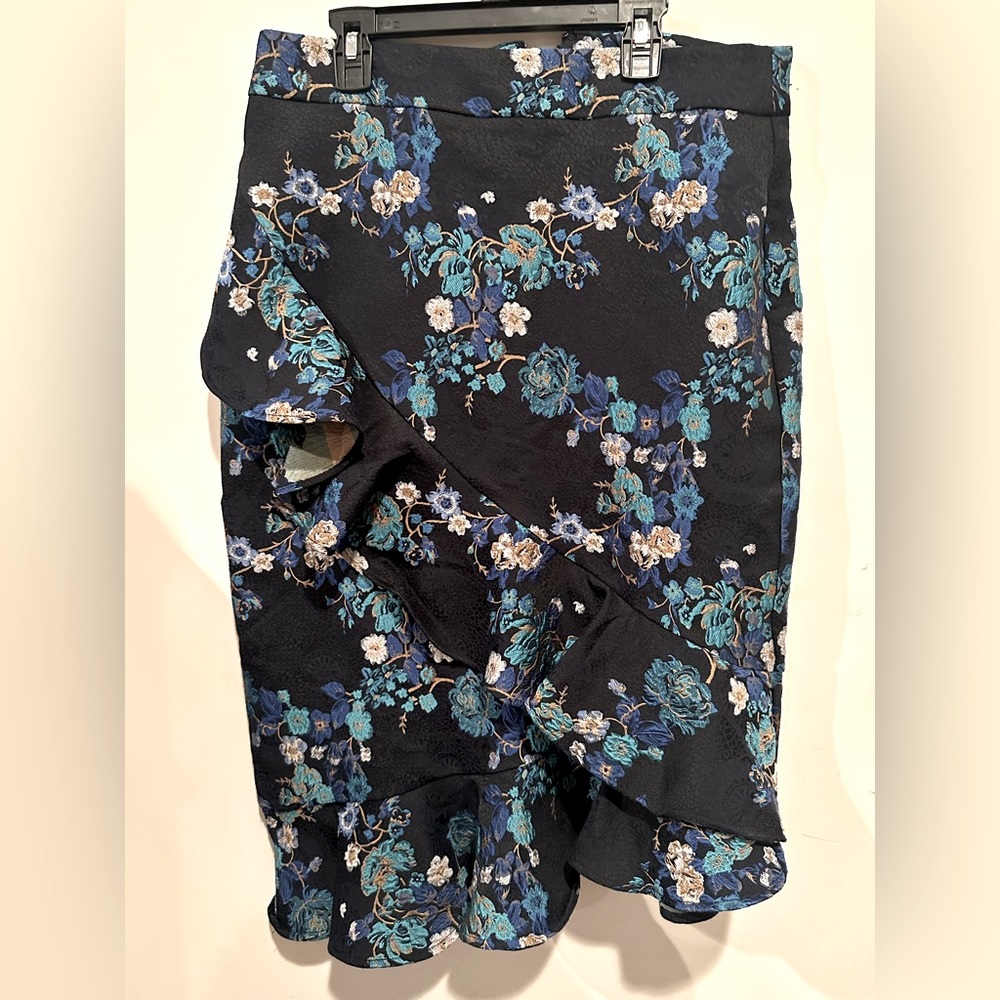 Eva Mendez brand stylish floral skirt